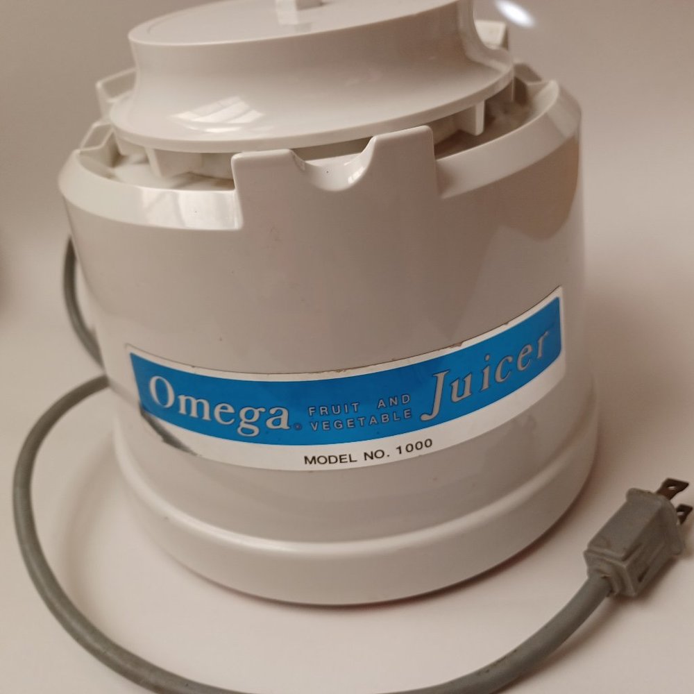 Omega 1000 Juicer Base, Powerful Motor, works, just needs the other parts!